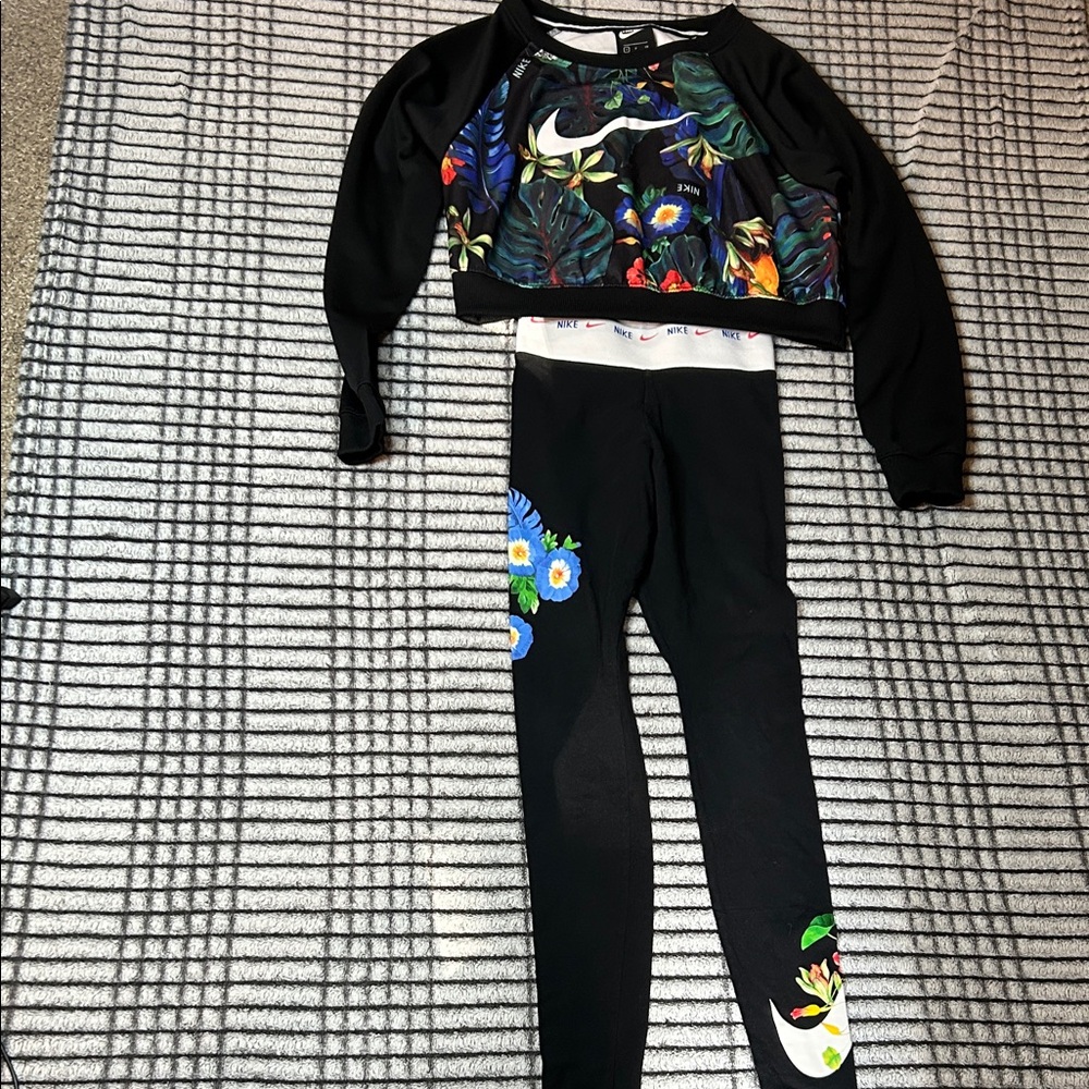 Junior’s Nike Tropic Activewear Set (XS/S) - Picture 9 of 13